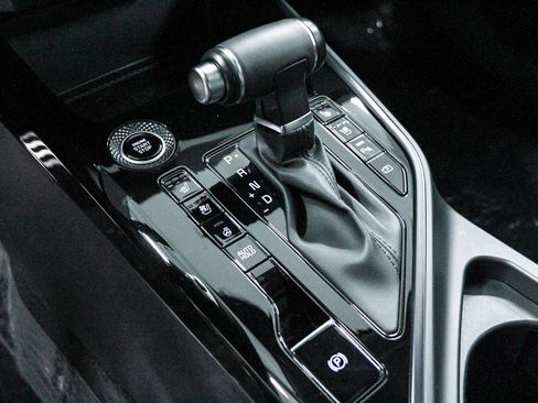 Used 2023 Kia Niro SX Touring image 20