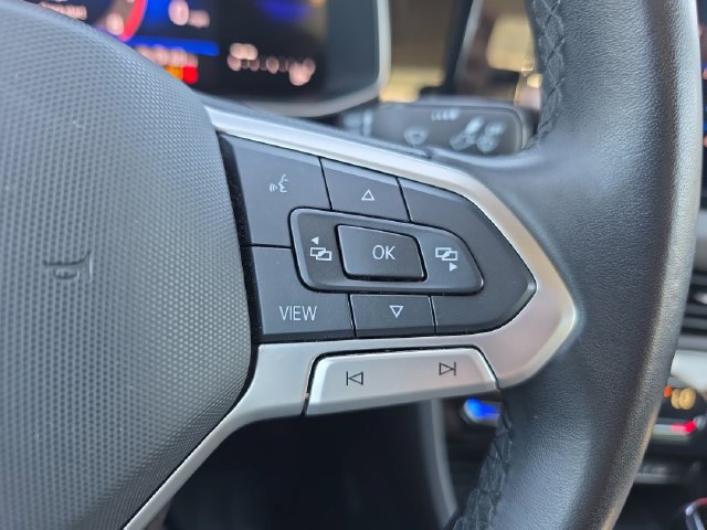 Used 2025 Volkswagen Jetta SE FWD image 20