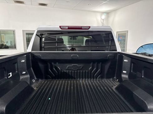 Used 2024 Chevrolet Silverado 1500 LT AWD/4WD image 8