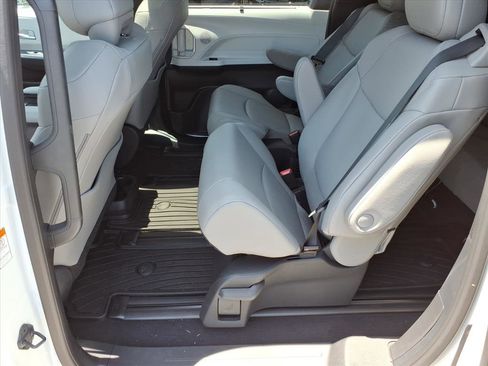 New 2026 Toyota Sienna XLE AWD/4WD image 8