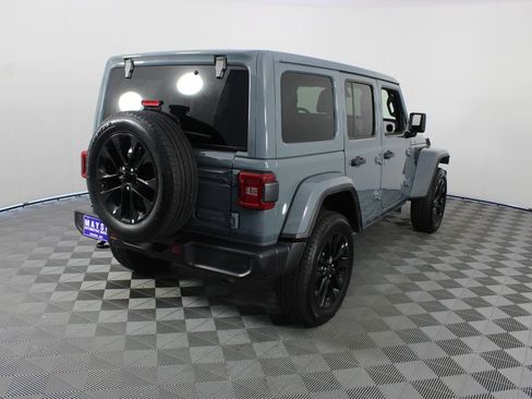 Used 2025 Jeep Wrangler Unlimited Sahara w/ Safety Group AWD/4WD image 23