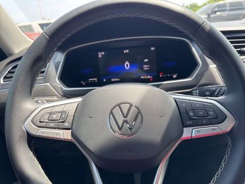Used 2023 Volkswagen Tiguan SE FWD image 24