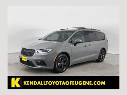 Used 2023 Chrysler Pacifica Touring-L w/ S Appearance Package