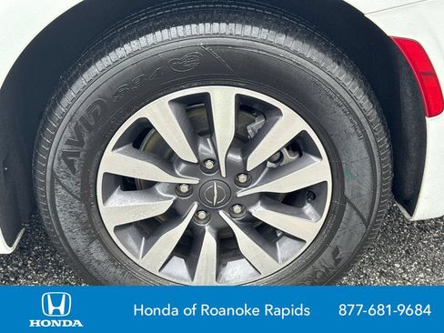 Used 2023 Chrysler Pacifica Limited FWD image 20