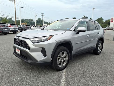 Used 2025 Toyota RAV4 XLE w/ Convenience Package AWD/4WD image 16