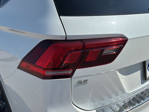 Used 2023 Volkswagen Tiguan SE FWD image 30
