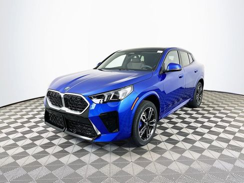 Used 2025 BMW X2 xDrive28i w/ M Sport Package image 4
