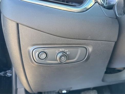 Used 2023 Chevrolet Equinox LT w/ Driver Convenience Package FWD image 17