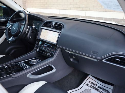 Used 2019 Jaguar F-PACE R-Sport AWD/4WD image 34