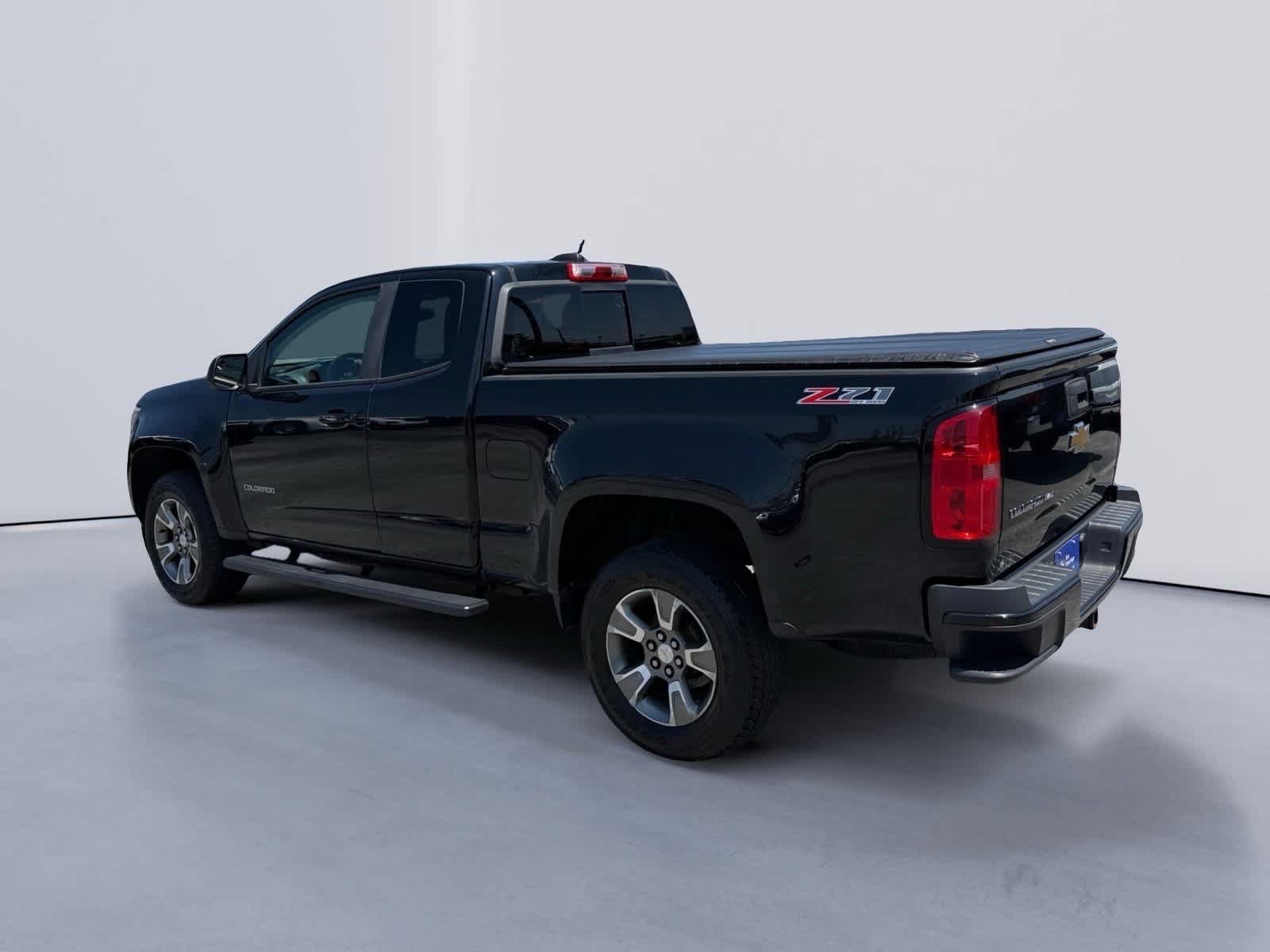 Used 2017 Chevrolet Colorado Z71 AWD/4WD image 3