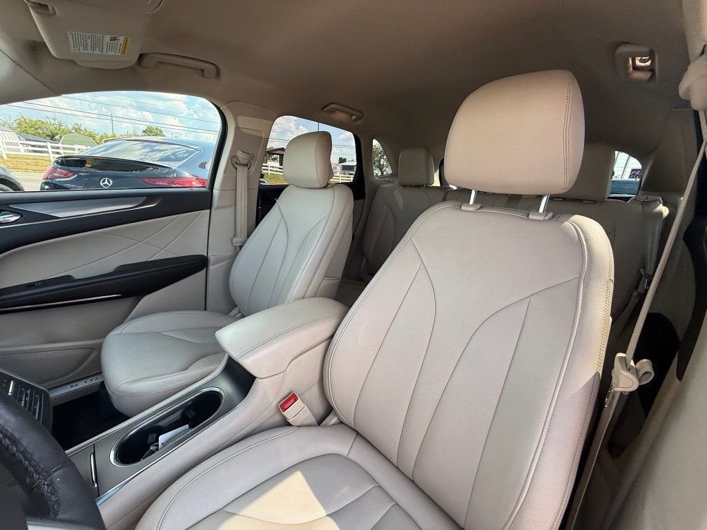 Used 2017 Lincoln MKC Premiere FWD image 12