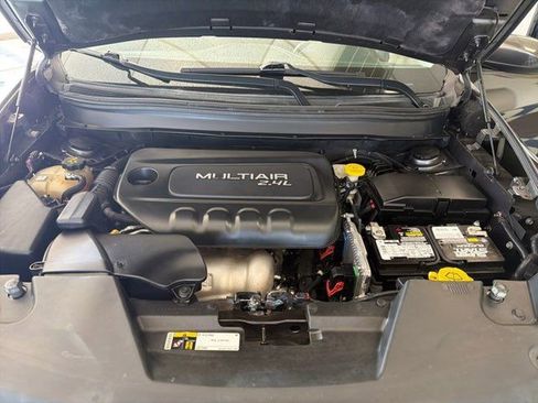 Used 2018 Jeep Cherokee Latitude w/ Altitude Package AWD/4WD image 19