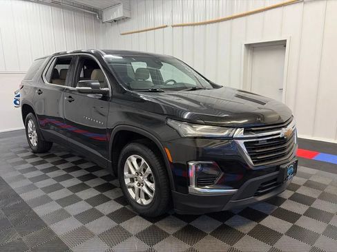Used 2022 Chevrolet Traverse LS AWD/4WD image 3