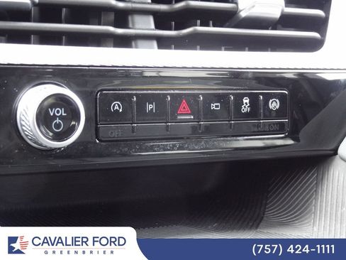 Used 2026 Ford Explorer Active w/ Active Comfort Package AWD/4WD image 32