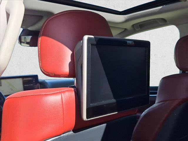 Used 2017 Lexus LX 570 4WD w/ Luxury Package image 18