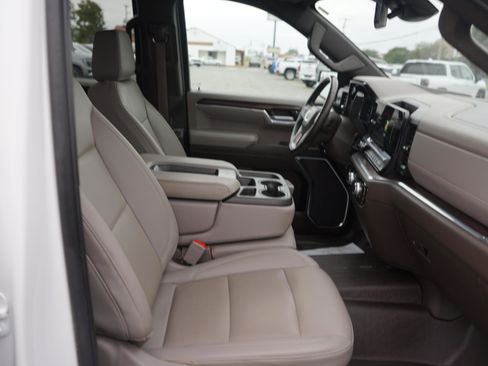 Used 2024 GMC Sierra 1500 SLT w/ X31 Off-Road Package image 24