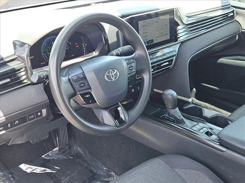 Used 2025 Toyota Camry LE FWD image 12