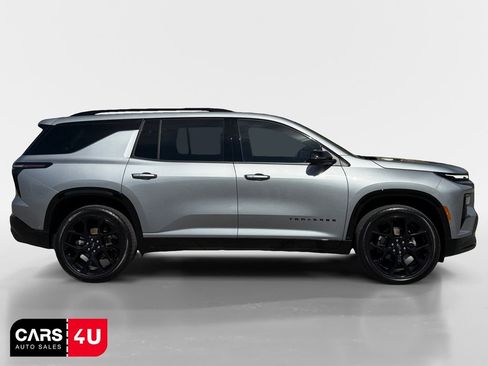 Used 2025 Chevrolet Traverse RS w/ LPO, Floor Liner Package image 8