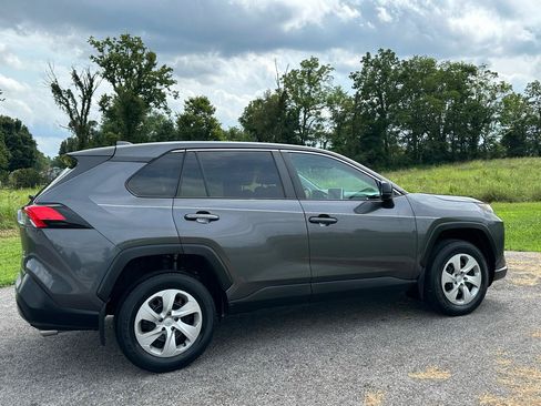 Used 2023 Toyota RAV4 LE AWD/4WD image 7