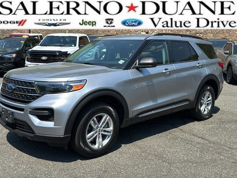 Used 2023 Ford Explorer XLT AWD/4WD image 1