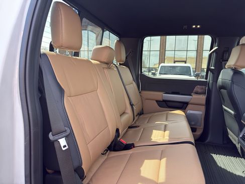 Used 2024 Ford F350 Lariat w/ Chrome Package image 34