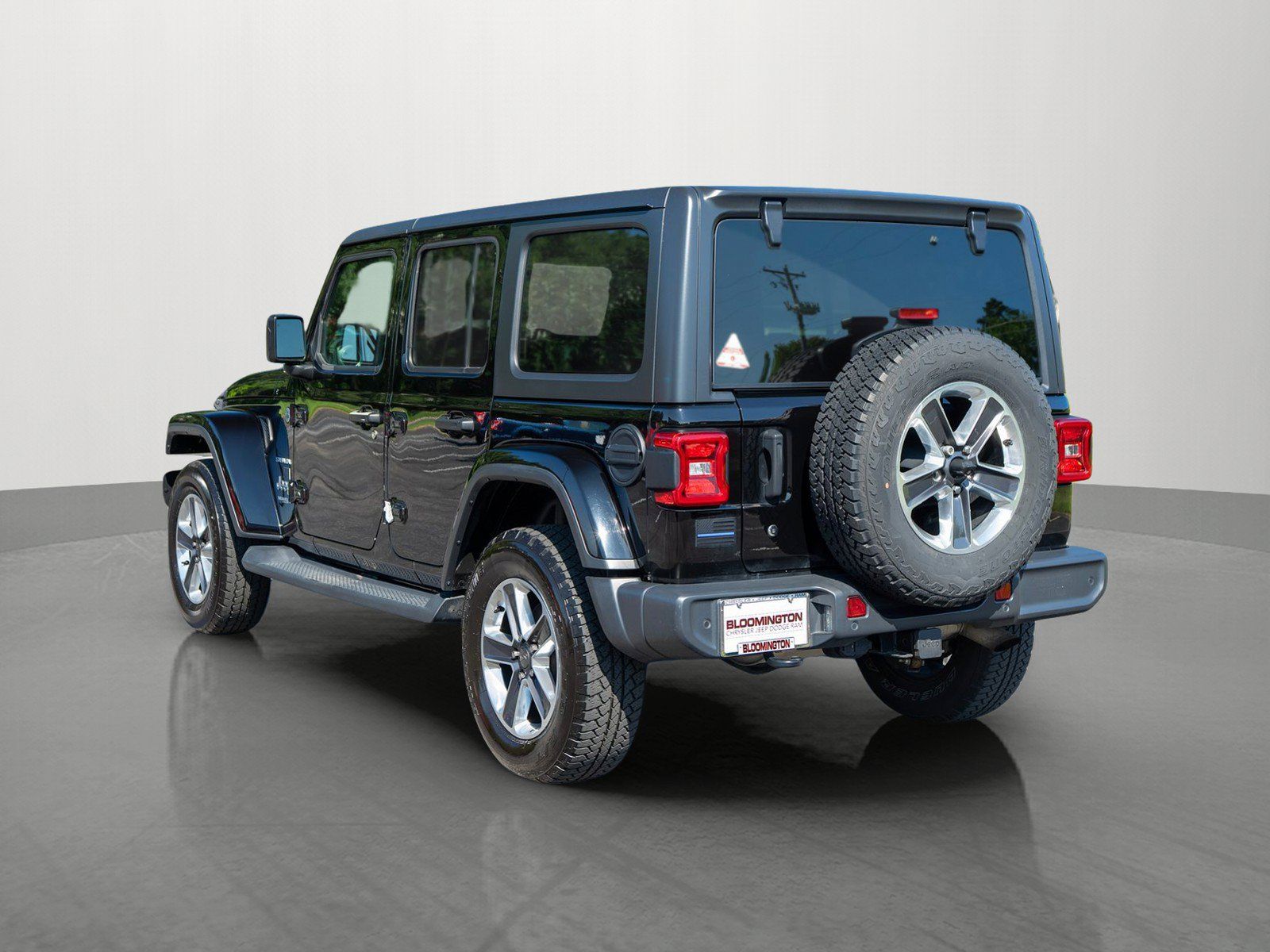 Used 2019 Jeep Wrangler Unlimited Sahara AWD/4WD image 5