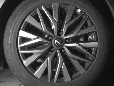 Used 2025 Nissan Altima 2.5 SV FWD image 13