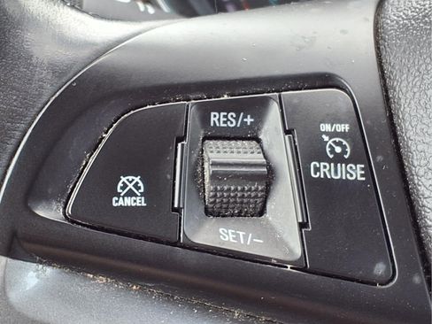 Used 2020 Chevrolet Trax LT w/ LT Convenience Package FWD image 23