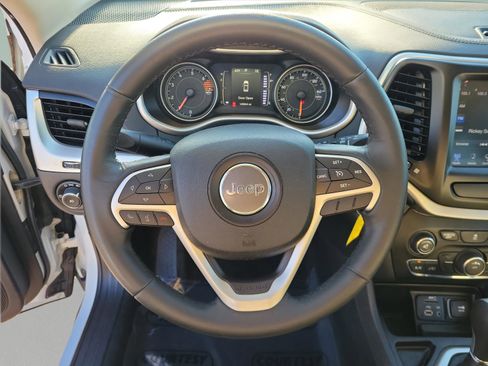 Used 2016 Jeep Cherokee Latitude image 20