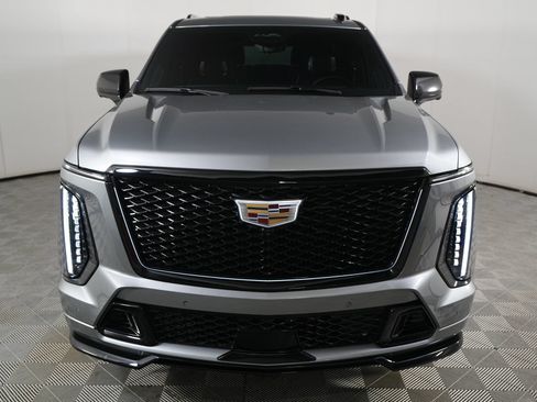 Used 2025 Cadillac Escalade V AWD/4WD image 2