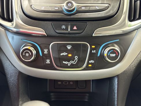 Used 2024 Chevrolet Equinox LS w/ LS Convenience Package FWD image 19