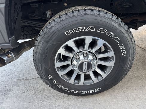 Used 2017 Ford F350 Lariat w/ Lariat Ultimate Package image 49