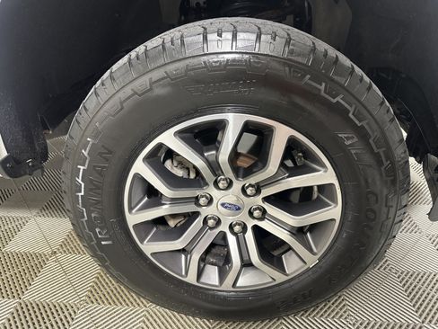 Used 2021 Ford F150 Lariat w/ FX4 Off-Road Package AWD/4WD image 27