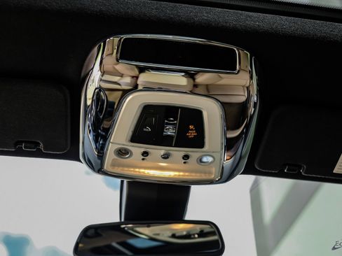 Used 2017 Rolls-Royce Ghost RWD image 44