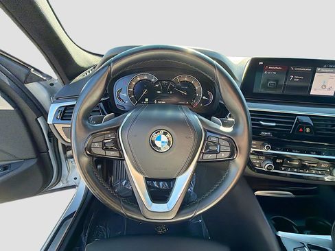 Used 2019 BMW 530i w/ Convenience Package image 40