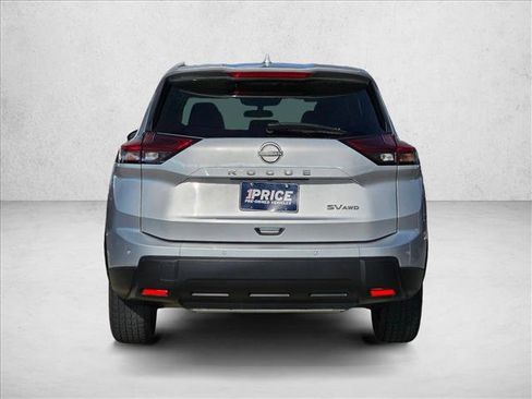 Used 2024 Nissan Rogue SV AWD/4WD image 6