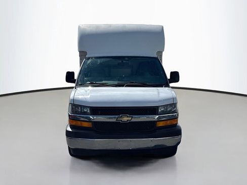 Used 2017 Chevrolet Express 3500 w/ Chrome Appearance Package RWD image 2