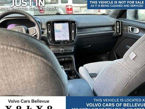 Used 2023 Volvo XC40 Recharge Ultimate image 1
