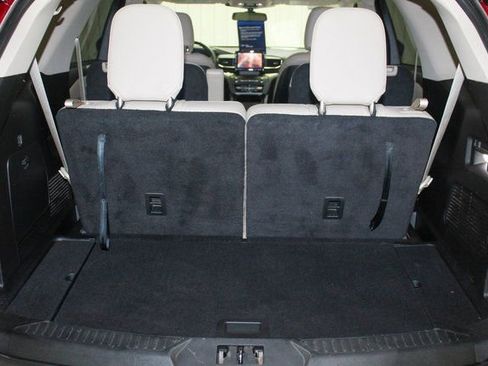 Certified 2020 Ford Explorer XLT w/ Equipment Group 202A image 23