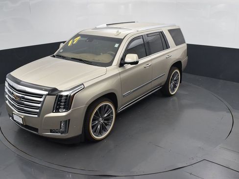 Used 2017 Cadillac Escalade Platinum image 47