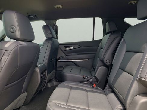 New 2026 Chevrolet Traverse LT image 10