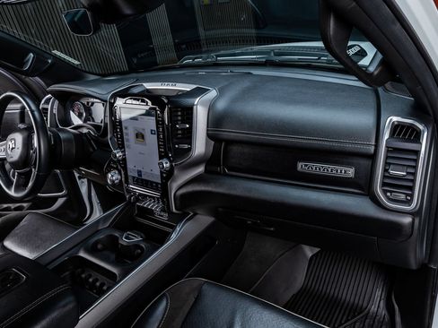 Used 2023 RAM 1500 Laramie AWD/4WD image 17
