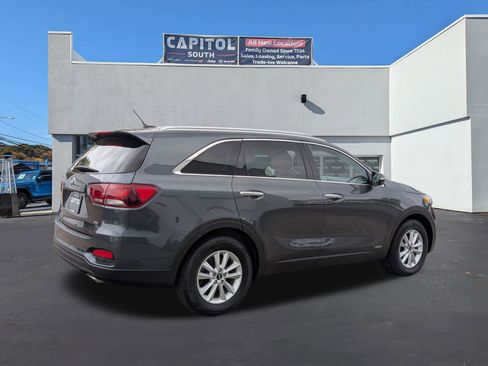 Used 2020 Kia Sorento LX w/ LX I4 Convenience Package AWD/4WD image 3