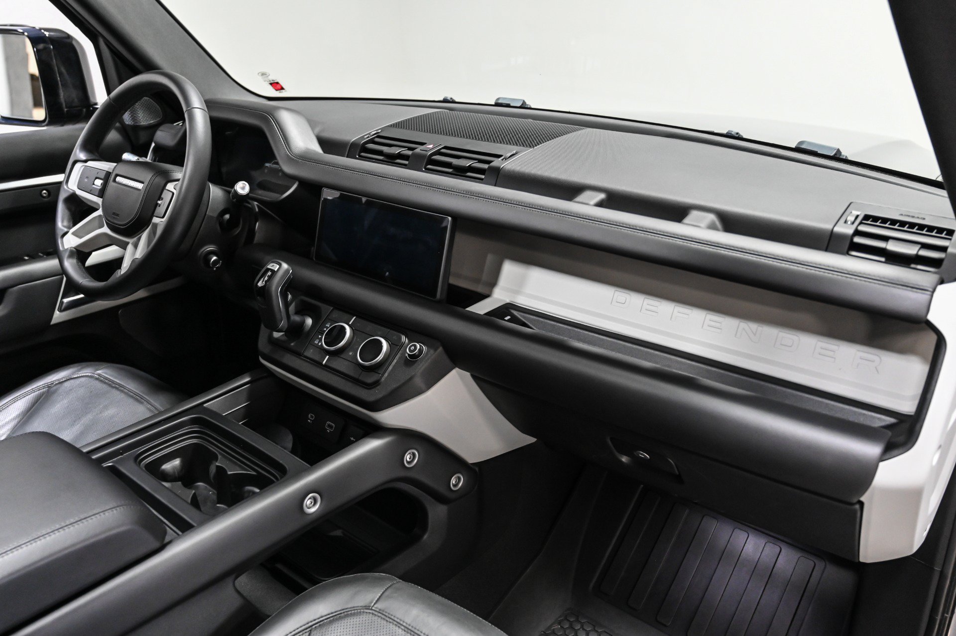 Used 2020 Land Rover Defender 110 HSE AWD/4WD image 23