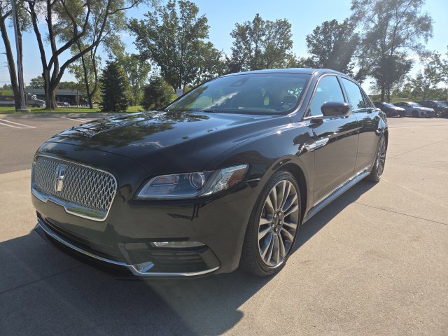 Used 2020 Lincoln Continental AWD w/ Premium Package image 3