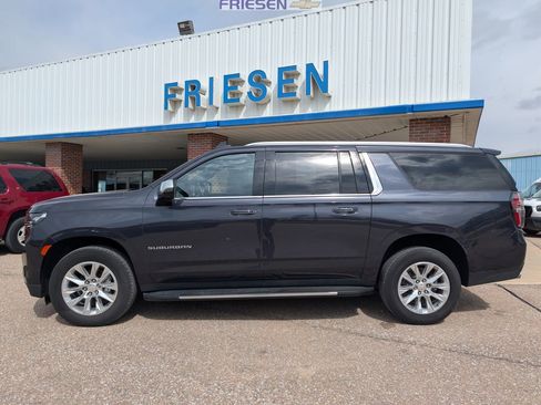 Used 2023 Chevrolet Suburban Premier image 2