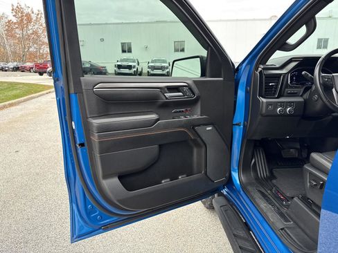 Used 2023 GMC Sierra 1500 AT4 w/ AT4 Premium Package image 11