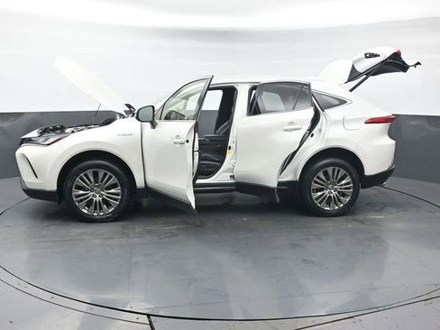 Certified 2021 Toyota Venza XLE image 51