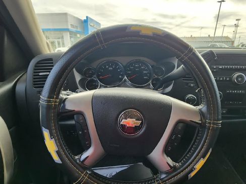 Used 2013 Chevrolet Silverado 3500 LT w/ Interior Plus Package AWD/4WD image 7