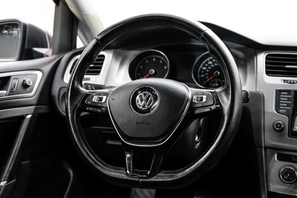 Used 2015 Volkswagen Golf S FWD image 16